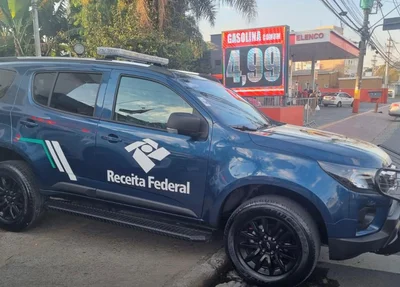 Carro da Receita Federal é usado para transporte de cocaína