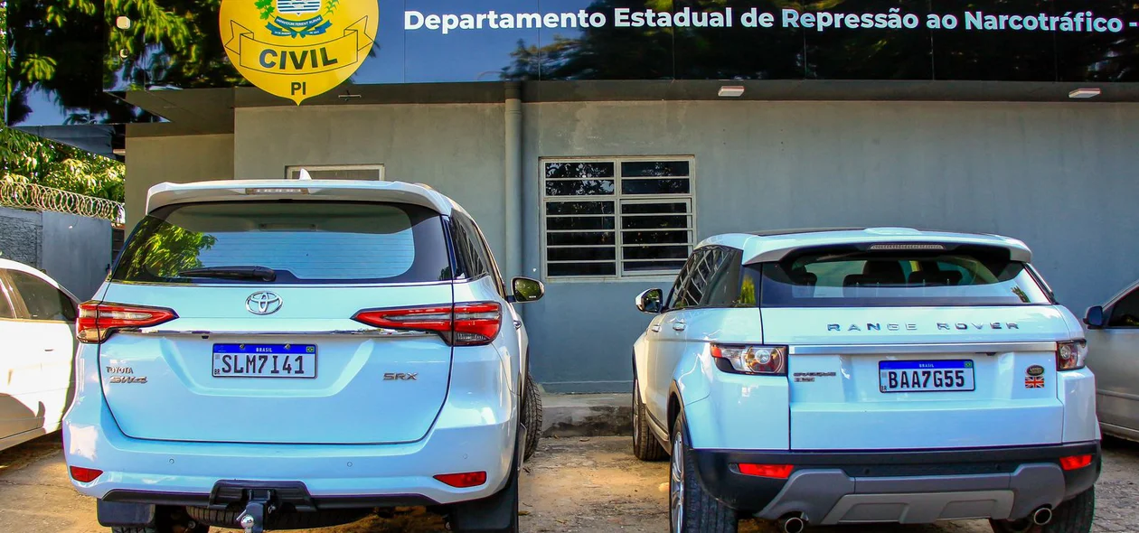 Carros de luxo apreendidos na operação