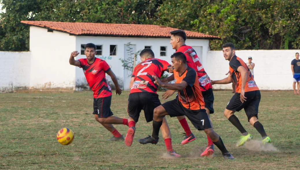 Confronto entre Boa Esporte, bicampeão deste campeonato, e a equipe do Cabreiro