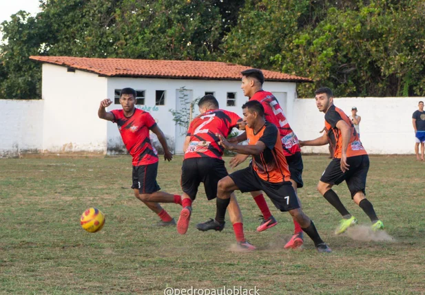Confronto entre Boa Esporte, bicampeão deste campeonato, e a equipe do Cabreiro
