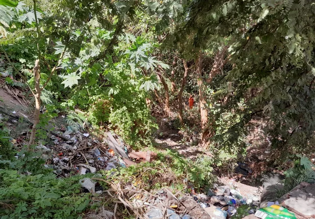 Corpo encontrado em grotão