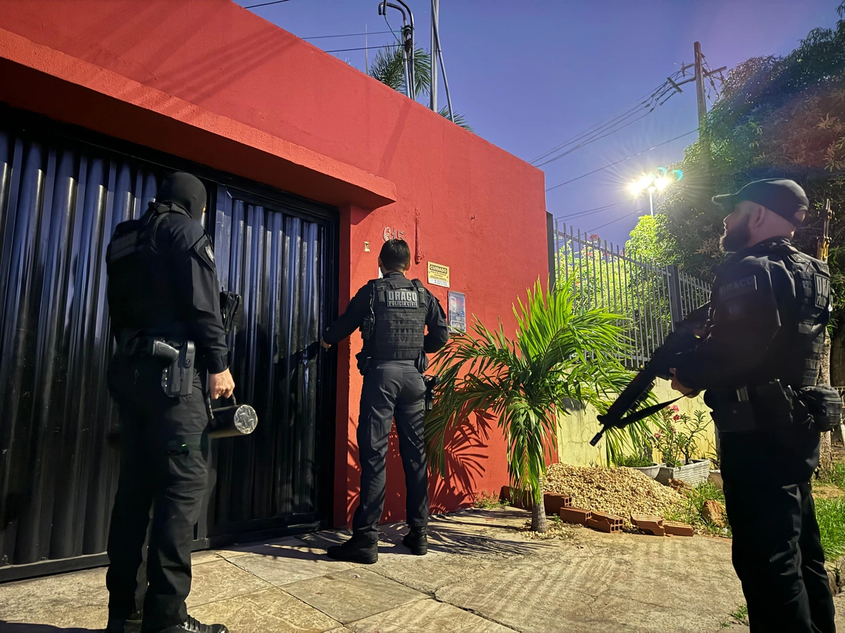Cumprimento de mandado de busca pelo DRACO na Operação 129