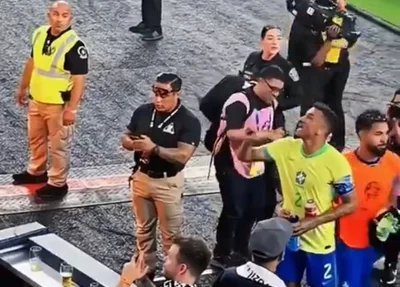 Danilo discute com torcedor