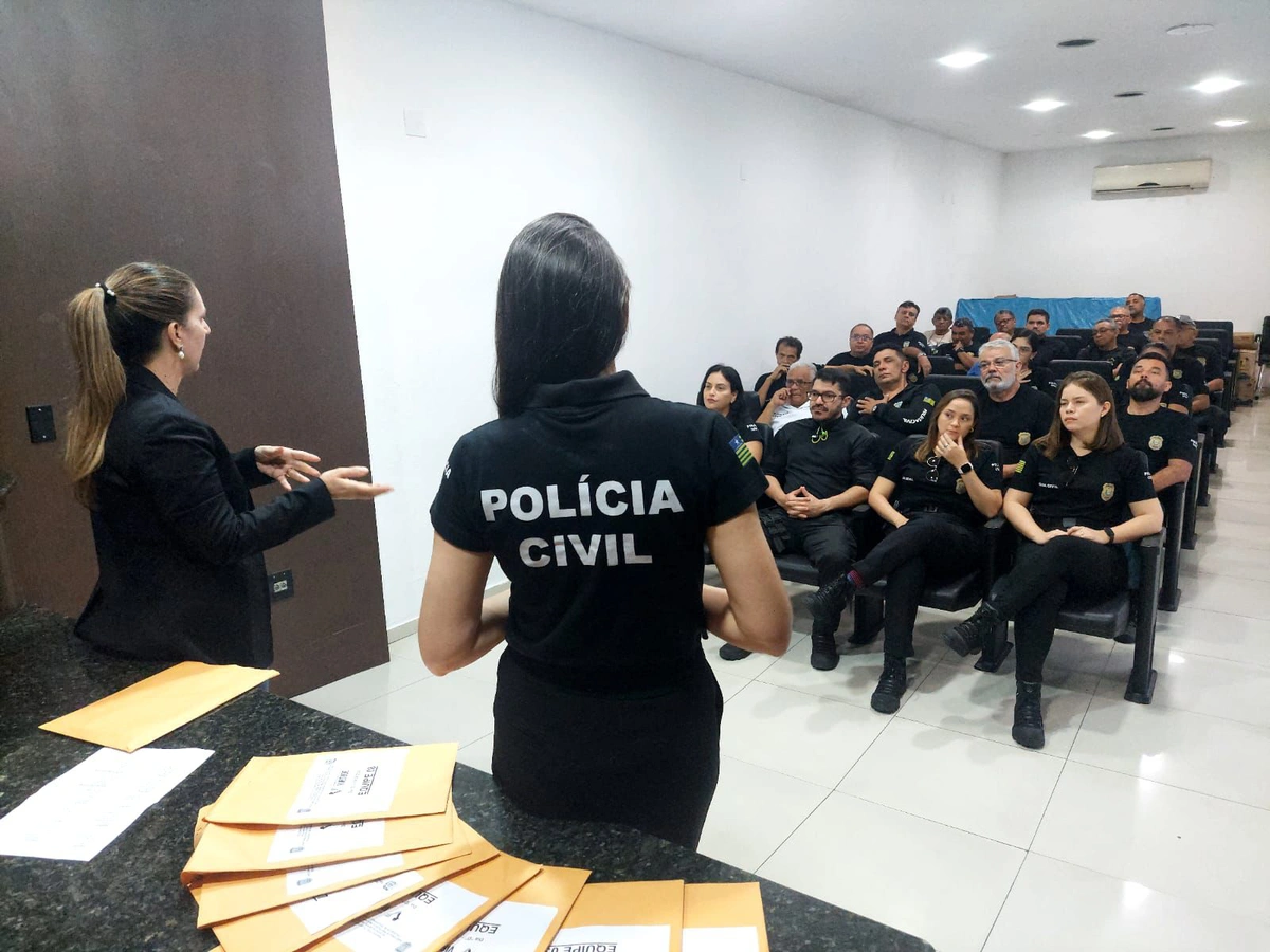 Delegada Daniela Barros reúne equipe para iniciar Operação Virtude