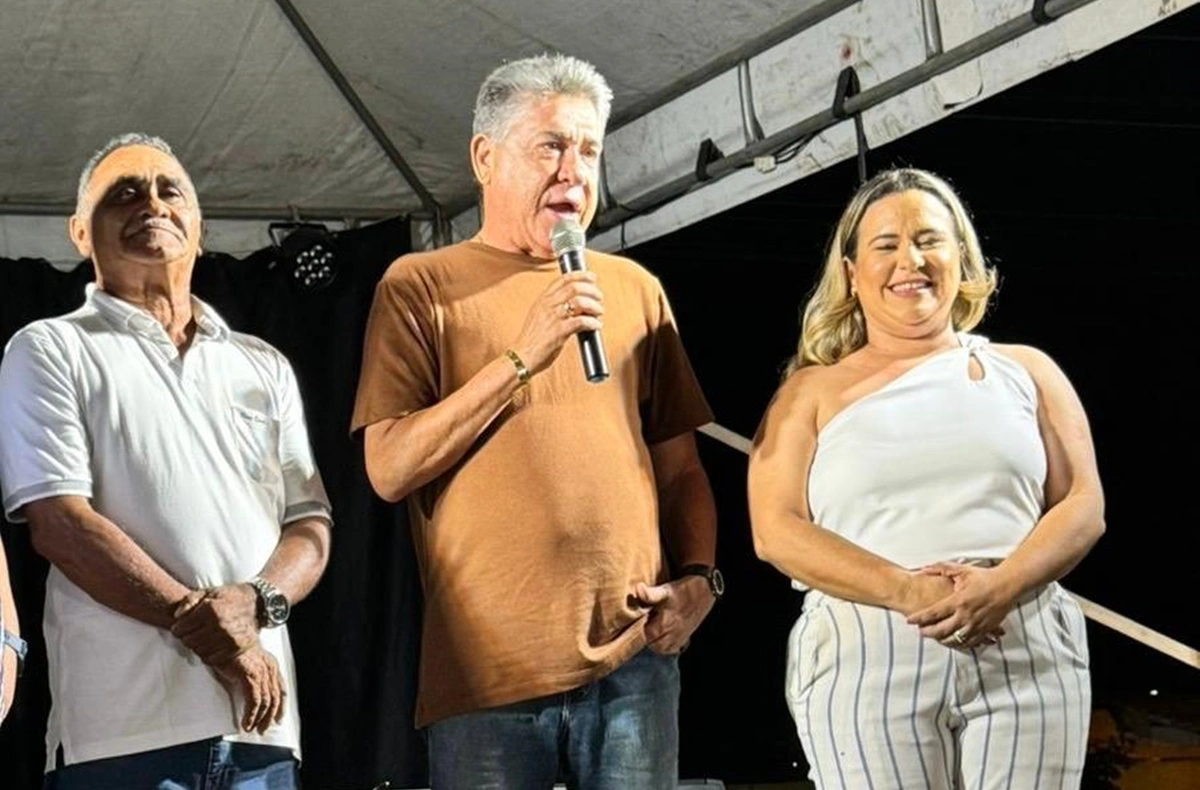 Deputado João Madison participa de inauguração em Altos