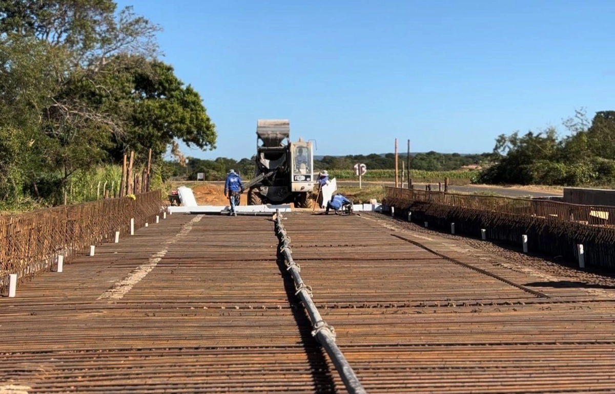 Desenvolvimento da obra da ponte