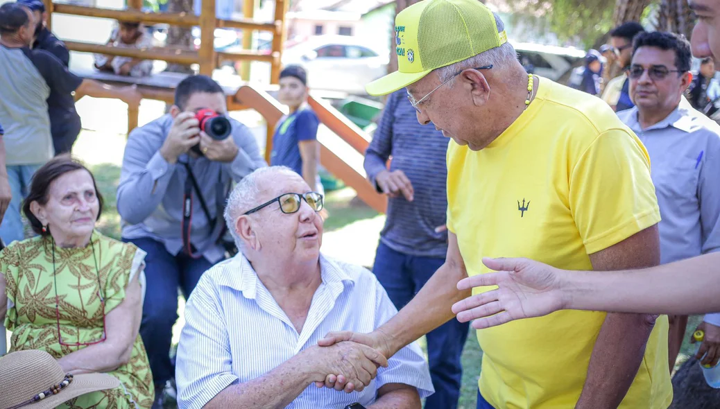 Dr.Pessoa na entrega da praça