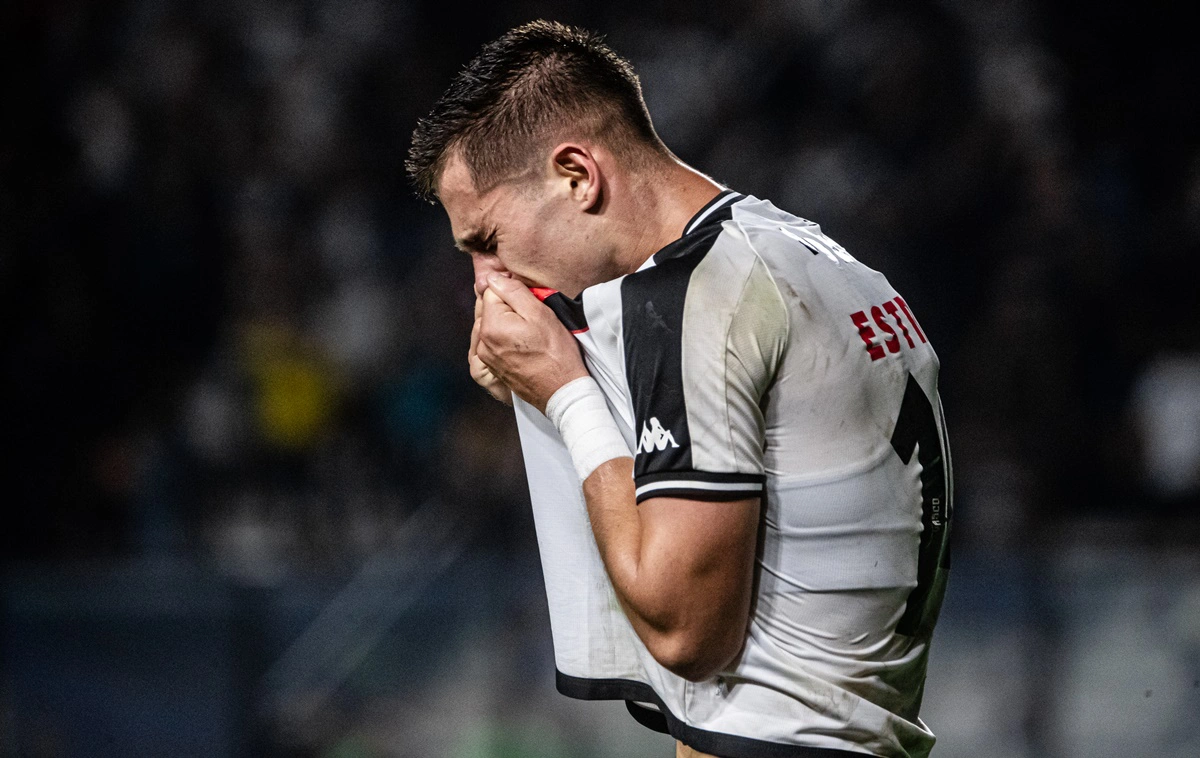 Estrella marcou o gol da virada do Vasco