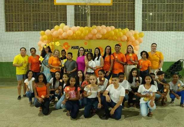 Evento com o tema “Maio Laranja”,