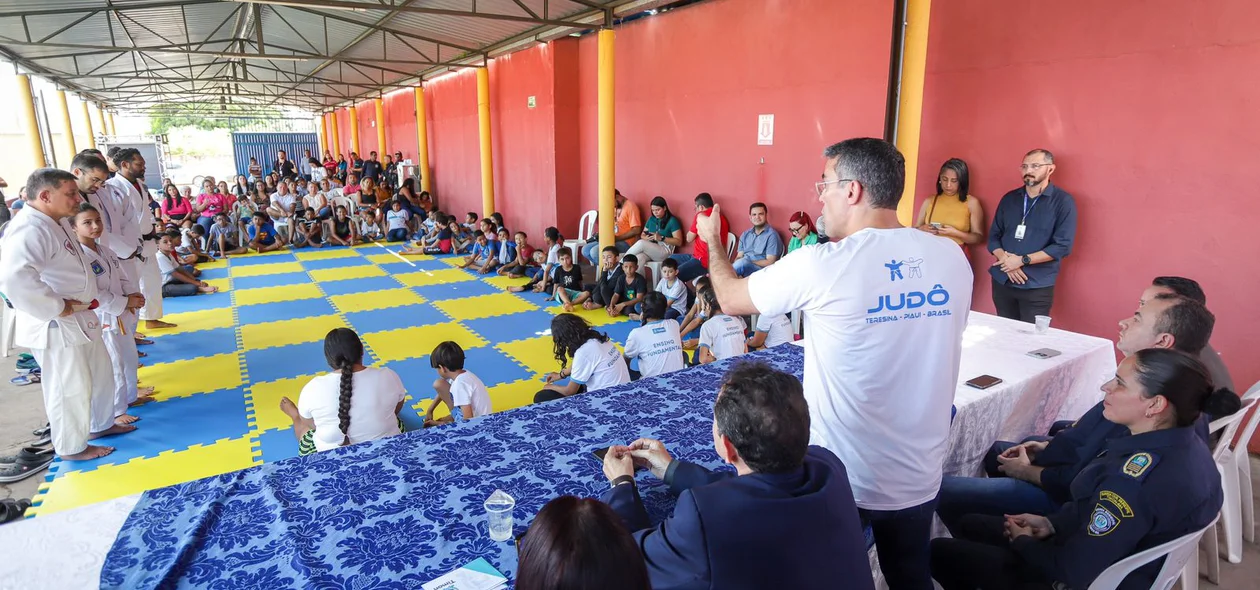 Evento reuniu diversas autoridades e membros da comunidade