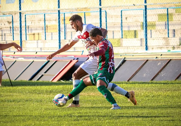 Fluminense-PI leva gol nos últimos minutos e empata com o Moto Club