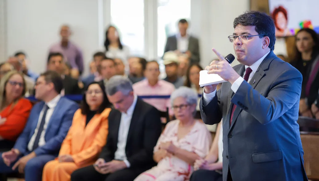 Governador Rafael Fonteles se manifestar aos presentes