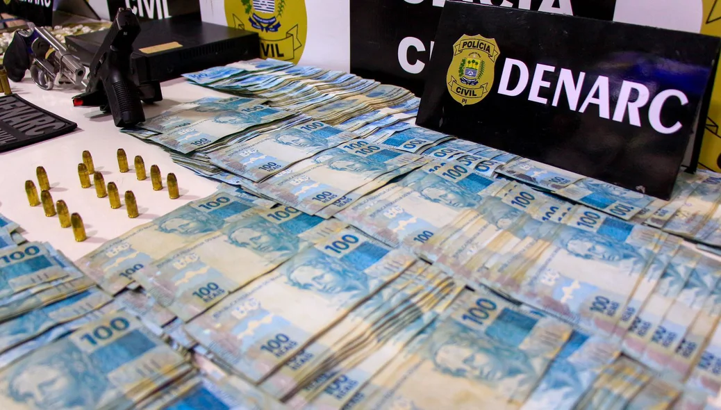 Grande quantidade de dinheiro apreendido na operação