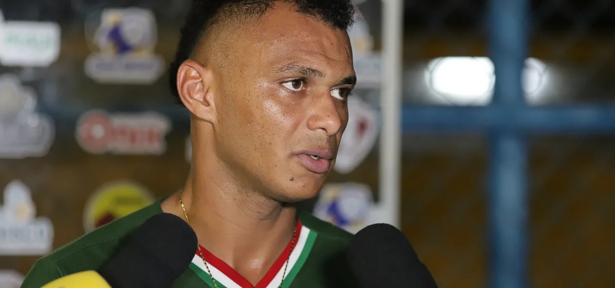 Jairo, zagueiro do Fluminense-PI