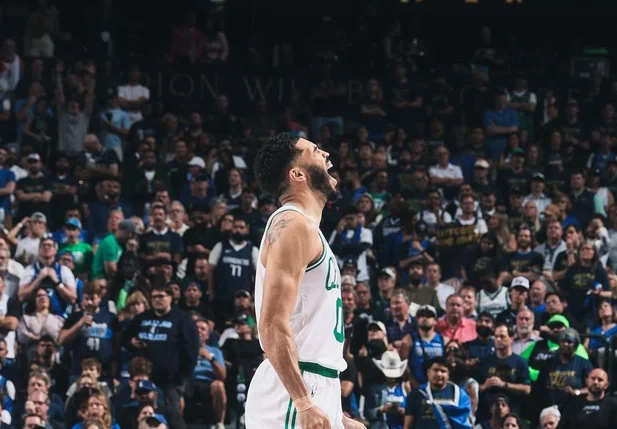 Jayson Tatum foi destaque pelo lado do Celtics