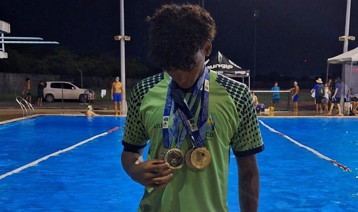 João Otávio, atleta piauiense de natação