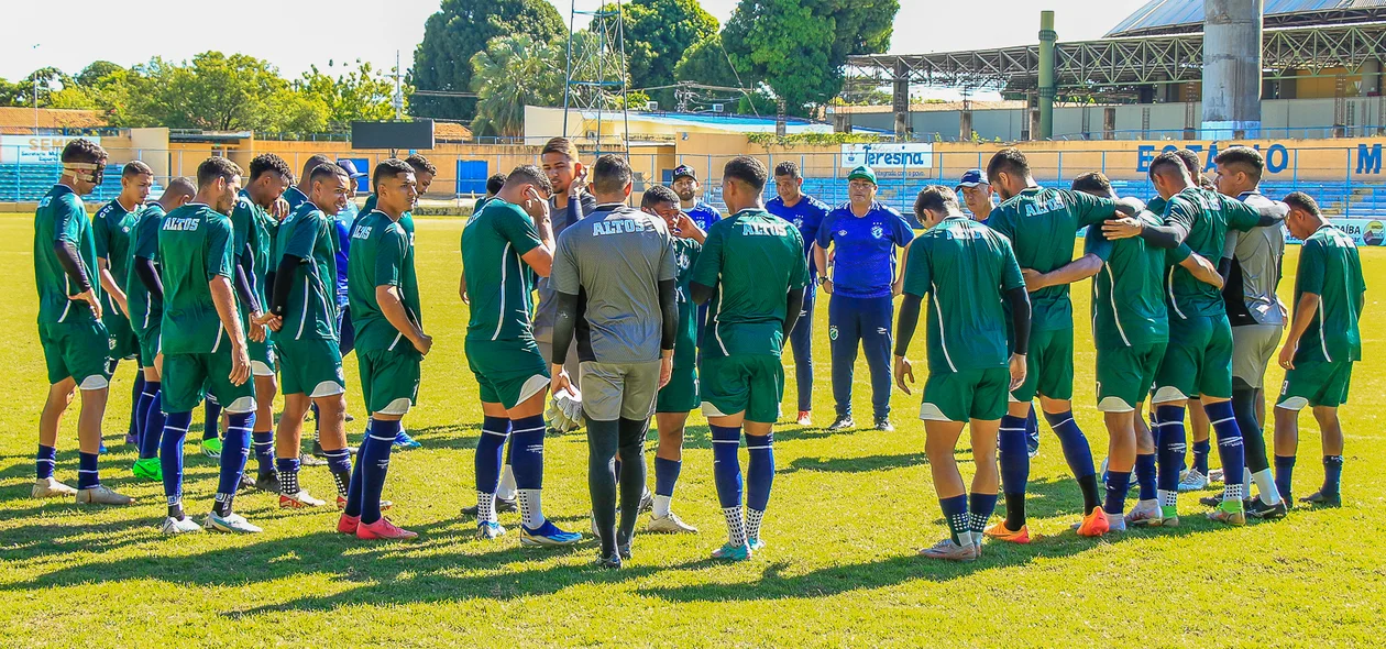 Jogadores do Altos realizam último treino antes de compromisso pela Série D 2024