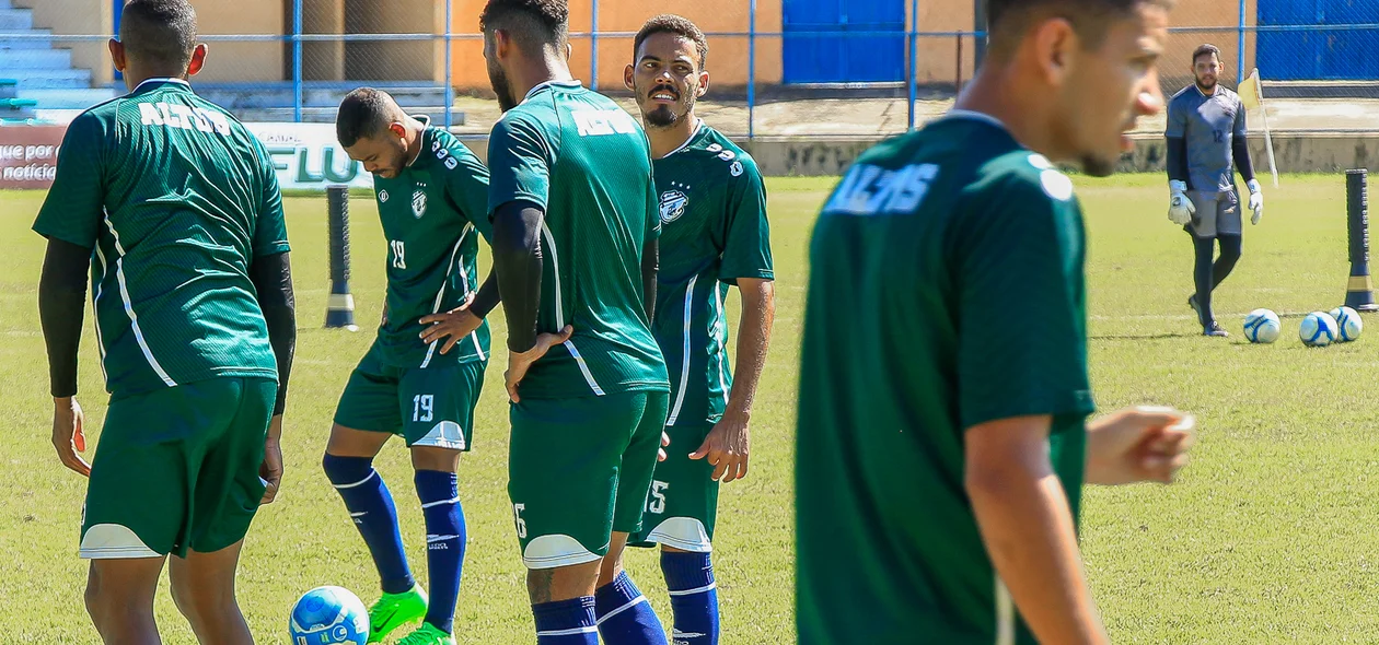 Jogadores do Altos realizam último treino antes de compromisso pela Série D 2024