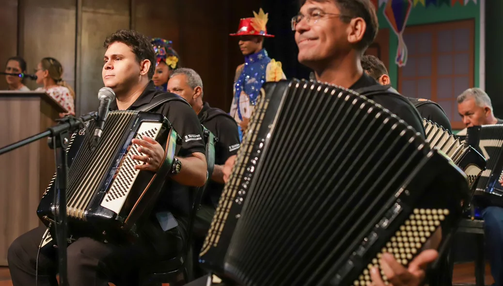 Lançamento aninado