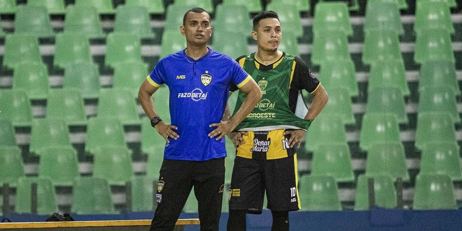 Léo Silva, técnico da AABB/Mesa 14