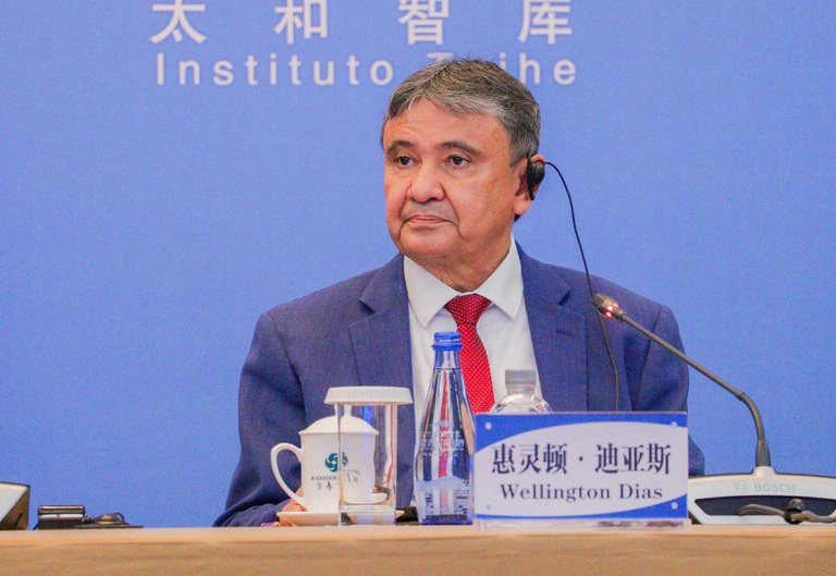 Ministro Wellington Dias durante viagem oficial à China
