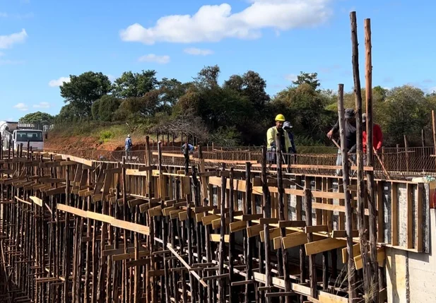 Nova ponte entre Santa Rosa do Piauí e Oeiras chega em etapa final de execução