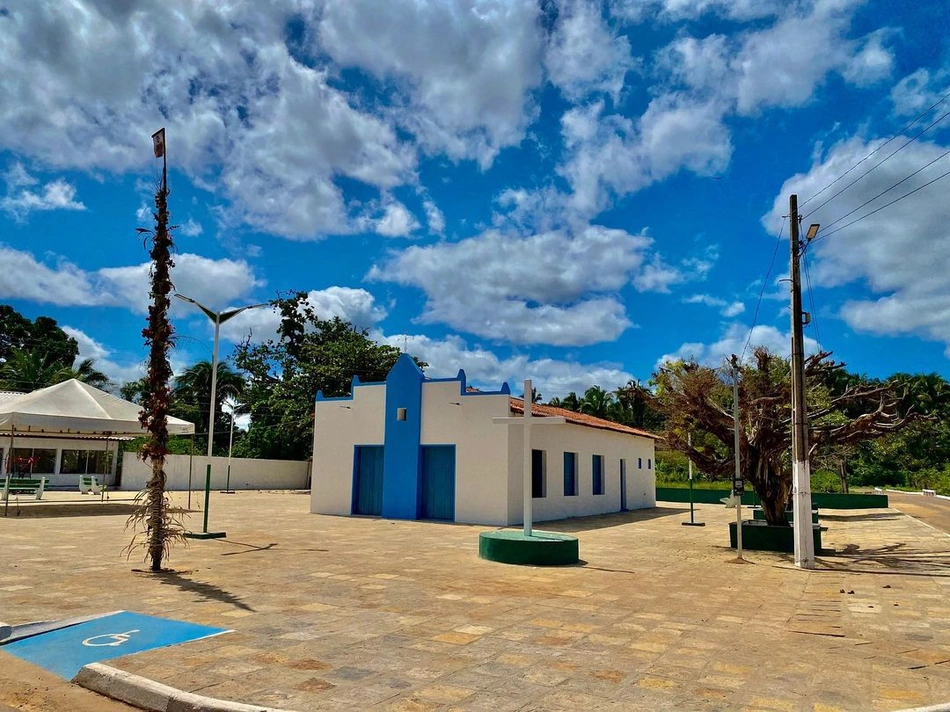 Nova praça em Esperantina