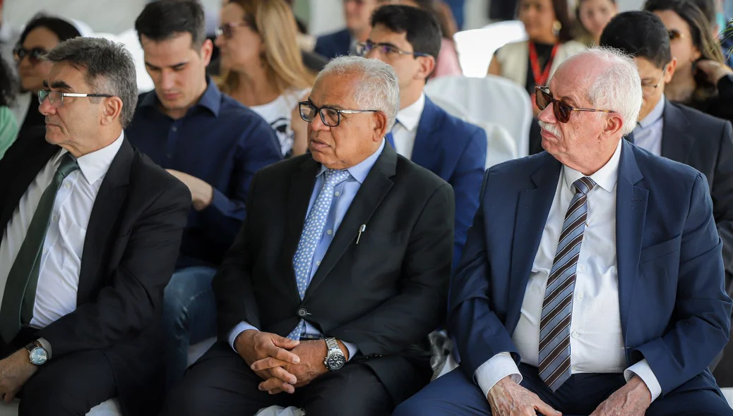 O prédio é localizado na avenida João XXIII