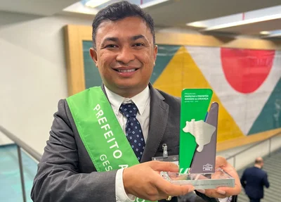 O prefeito Aldemes Barroso