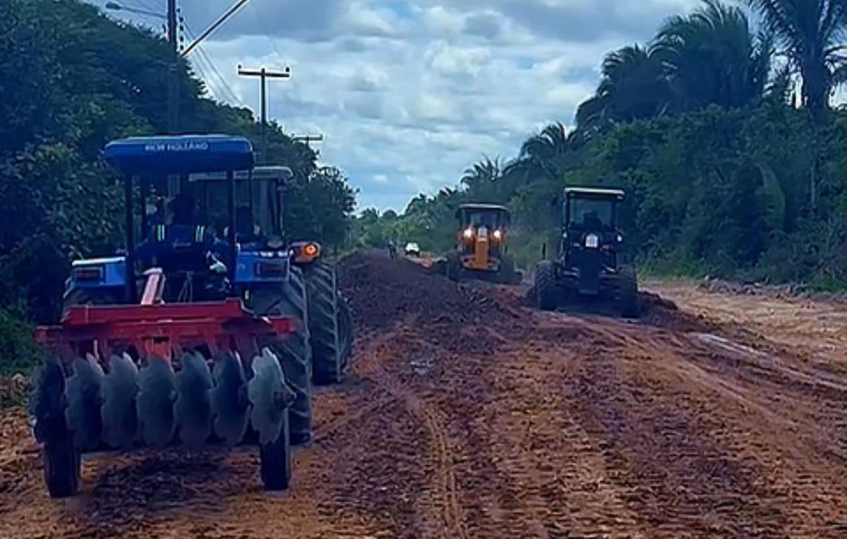 Obra de pavimentação da PI-110 avança no trecho entre Barras e Miguel Alves