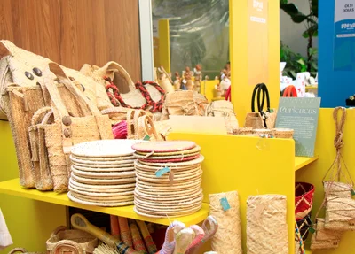 Os grupos Curicacas e Natupalha trouxeram produtos da palha de carnaúba ao Piauí Sampa