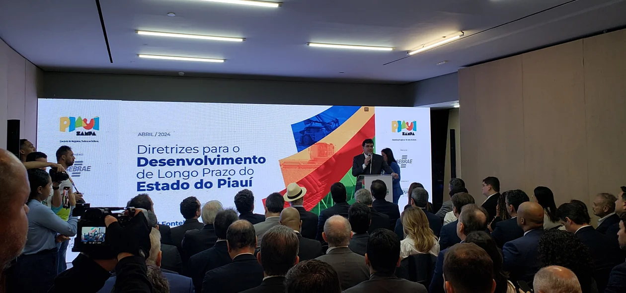 Palestra do governador Rafael Fonteles a empresários