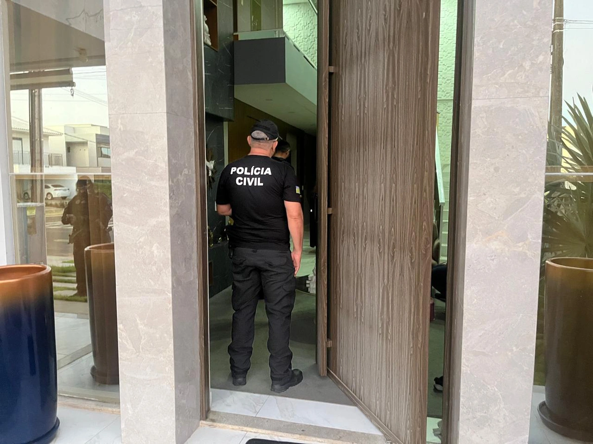 Polícia Civil cumpre mandados na Operação Intruso