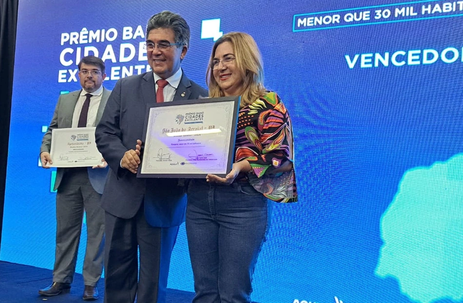 Prefeita recebe premiação na categoria Sustentabilidade do Prêmio Band Cidades Excelentes