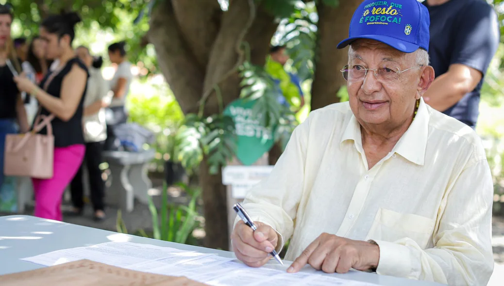 Prefeito Dr. Pessoa assina ordens de serviço
