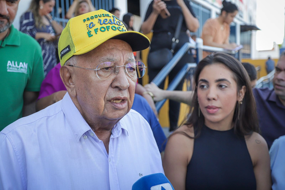Prefeito Dr. Pessoa entrega reforma do Mercado da Piçarra