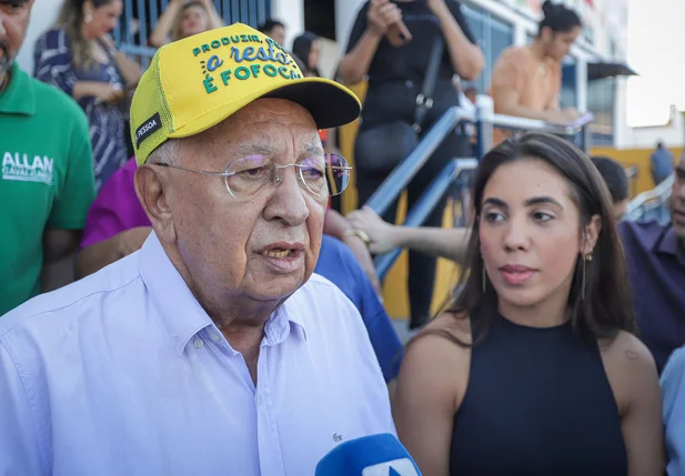 Prefeito Dr. Pessoa entrega reforma do Mercado da Piçarra