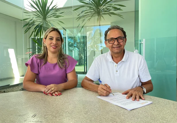 Prefeito Ednei assinou o projeto de lei que regulamenta o pagamento de incentivo financeiro aos profissionais de saúde