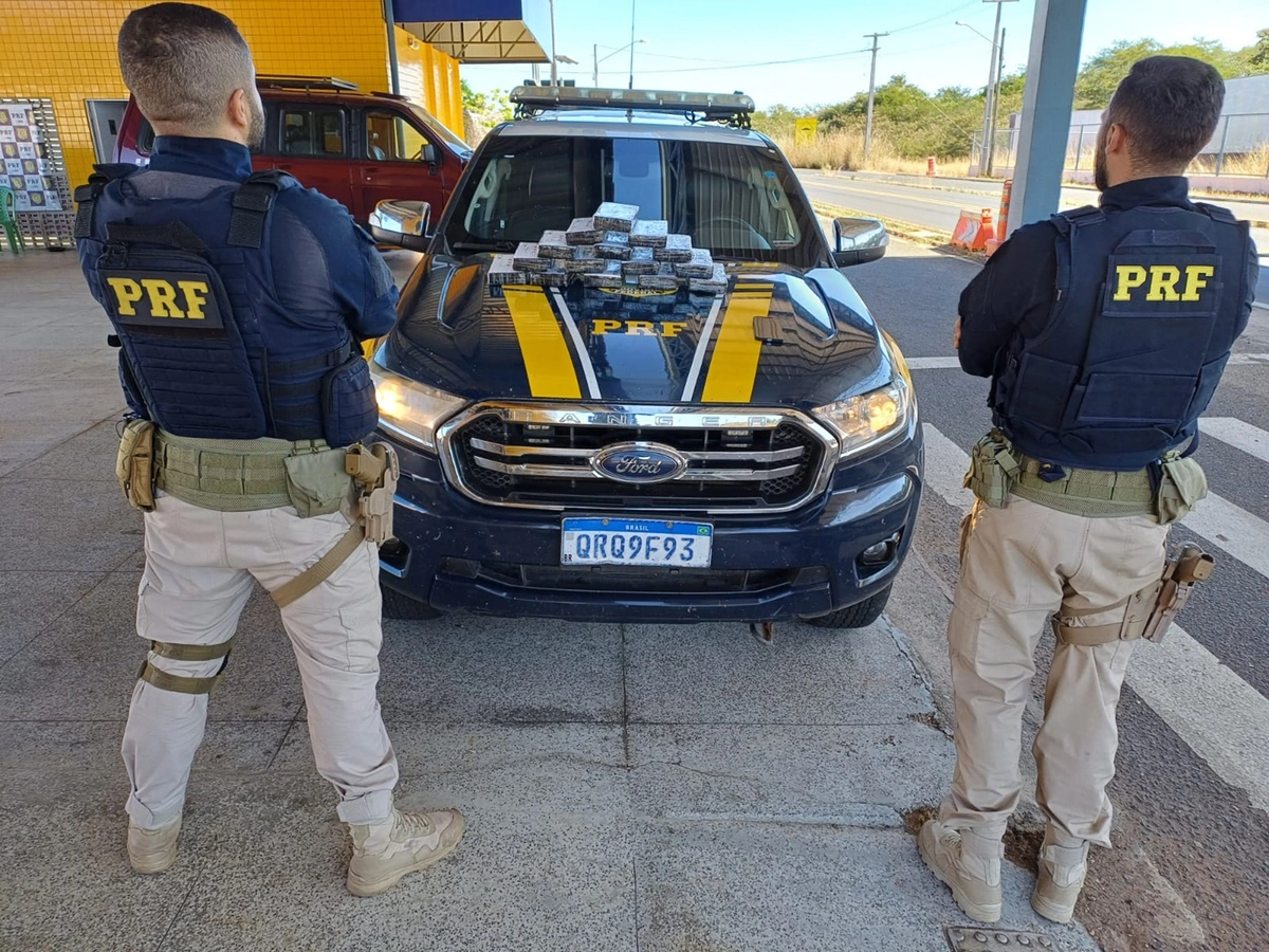 PRF apreendeu 15 tabletes de substância análoga à cocaína com a jovem de 21 anos