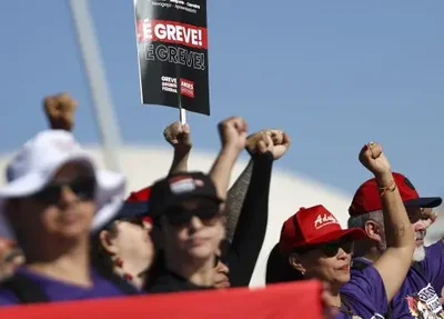 Professores encerram greve nas universidades federais