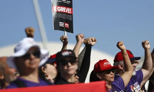Professores encerram greve nas universidades federais