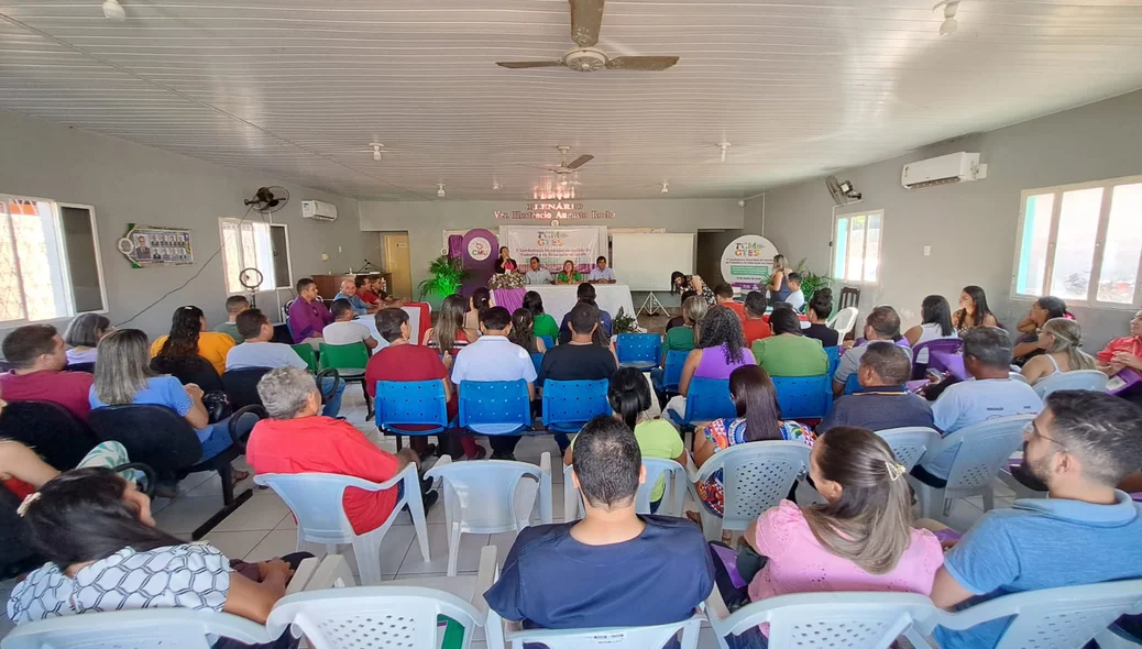 Público presente na conferência