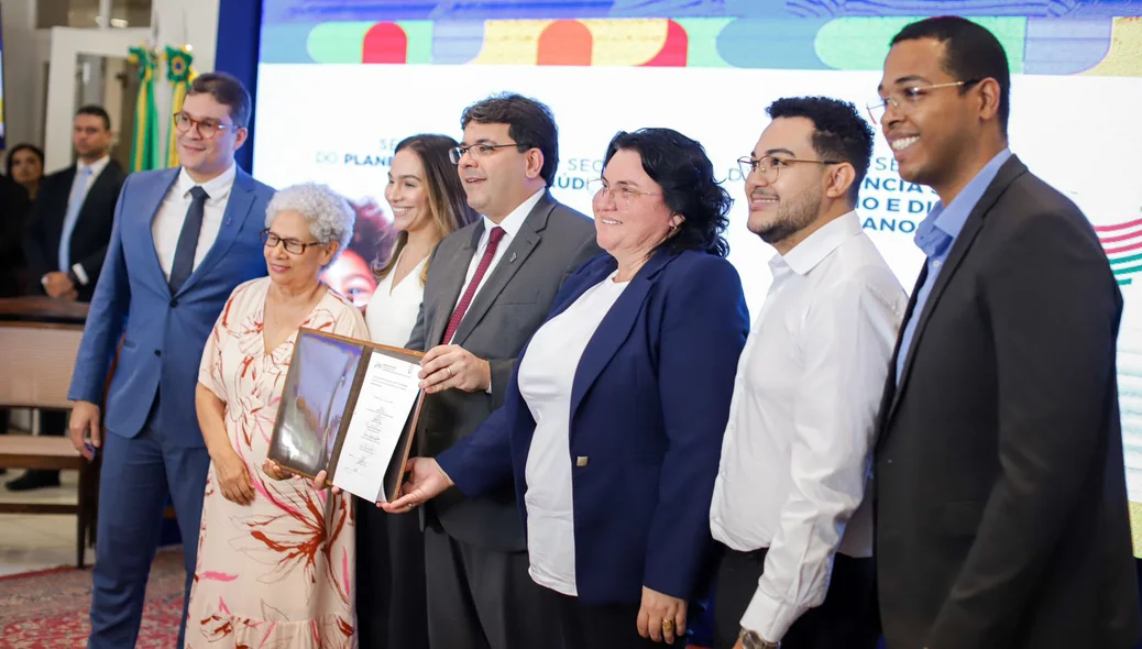 Rafael Fonteles ao lado da prefeita Jôve Oliveira