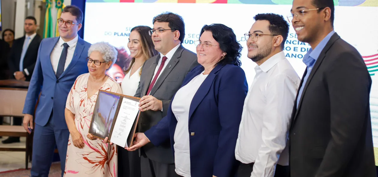 Rafael Fonteles ao lado da prefeita Jôve Oliveira