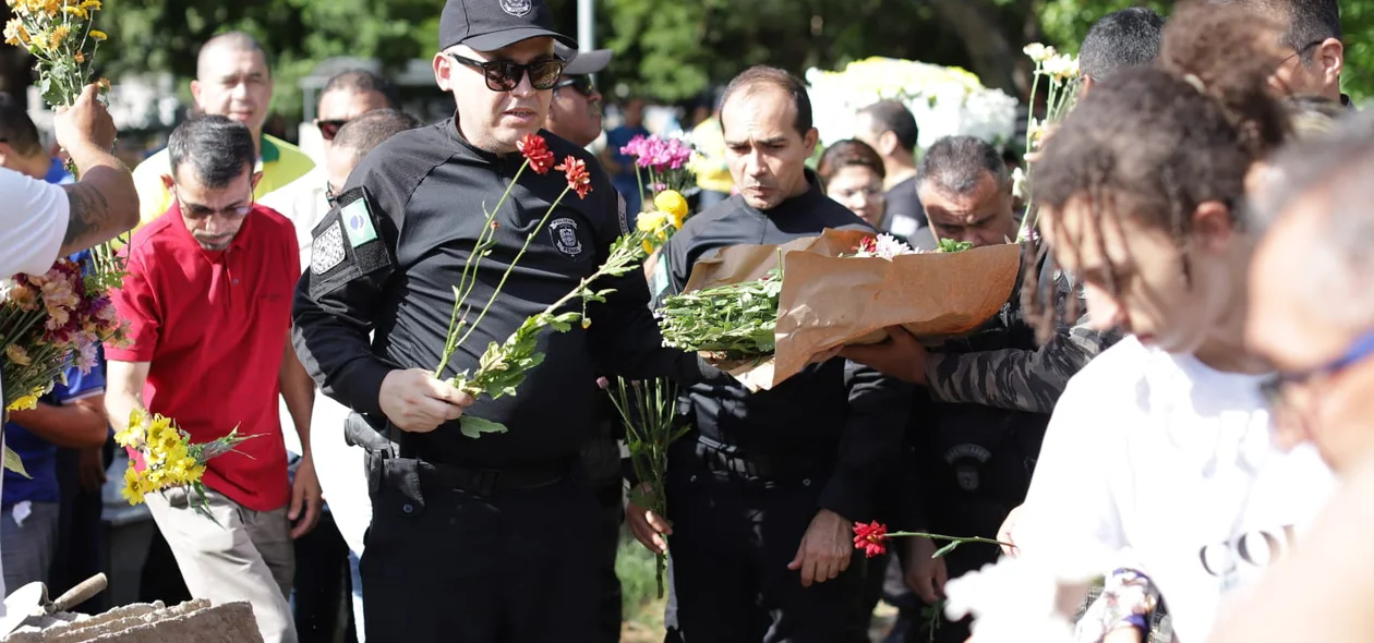Sepultamento rendeu homenagens a Francisco Célio Pereira
