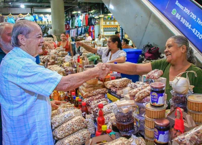 Sílvio Mendes cumprimentou servidores e comissionados do shopping