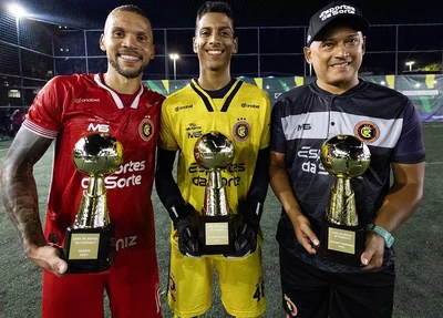 Técnico Clemilton Miranda e atletas do Resenha