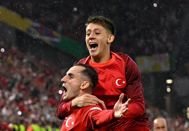 Turquia vence por 3 a 1 a República Tcheca
