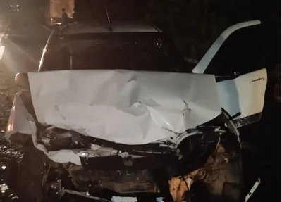 Um dos veículos ficou destruído na BR 343 em Buriti dos Lopes
