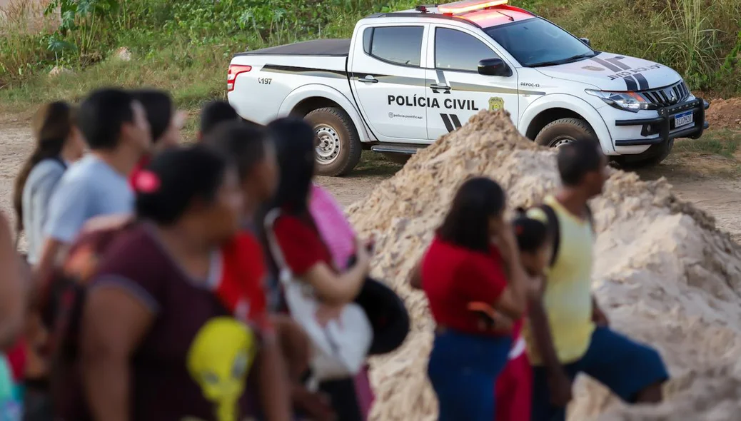 Viatura da Polícia Civil